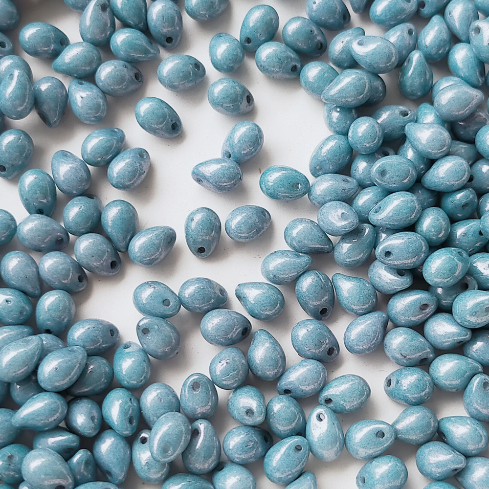 チェコ ビーズ ドロップ 5x7mm 20個 チョーク ホワイト ブルー ラスター BULBULBEADS