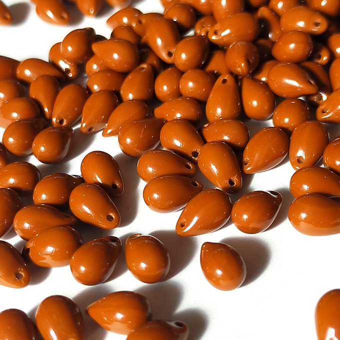 チェコビーズ ドロップ 6×9mm ブラウン1・不透明|20個入 ハンドメイド素材 BULBULBEADS