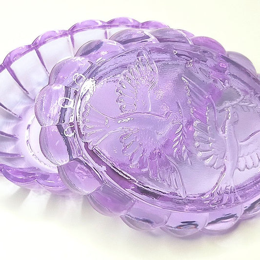 チェコガラス 蓋付小物入れ アレキサンドライトパープル｜色が変わる2羽の鳩レリーフ付きガラスケース BULBULBEADS