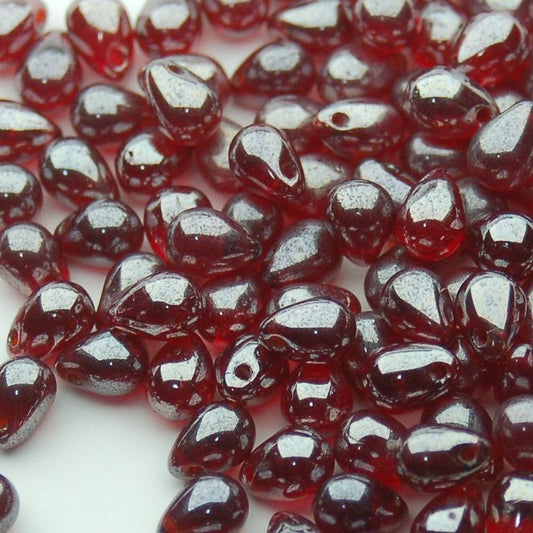 チェコビーズ ドロップ 5×7mm シャイニー ガーネット レッド｜30個入 ハンドメイド素材 BULBULBEADS