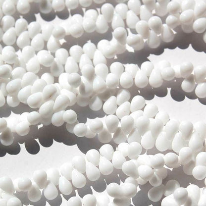 チェコビーズ ドロップ 4x6mm チョークホワイト｜30個入 ハンドメイド素材 BULBULBEADS