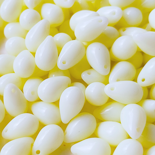 チェコビーズ ドロップ 6x9mm メローイエロー・不透明｜10個入 ハンドメイド素材 BULBULBEADS