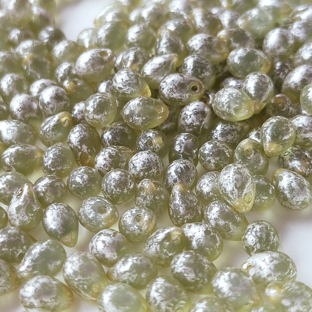 チェコ ビーズ ドロップ 5x7mm 20個 グリーン ラスティング シルバー BULBULBEADS