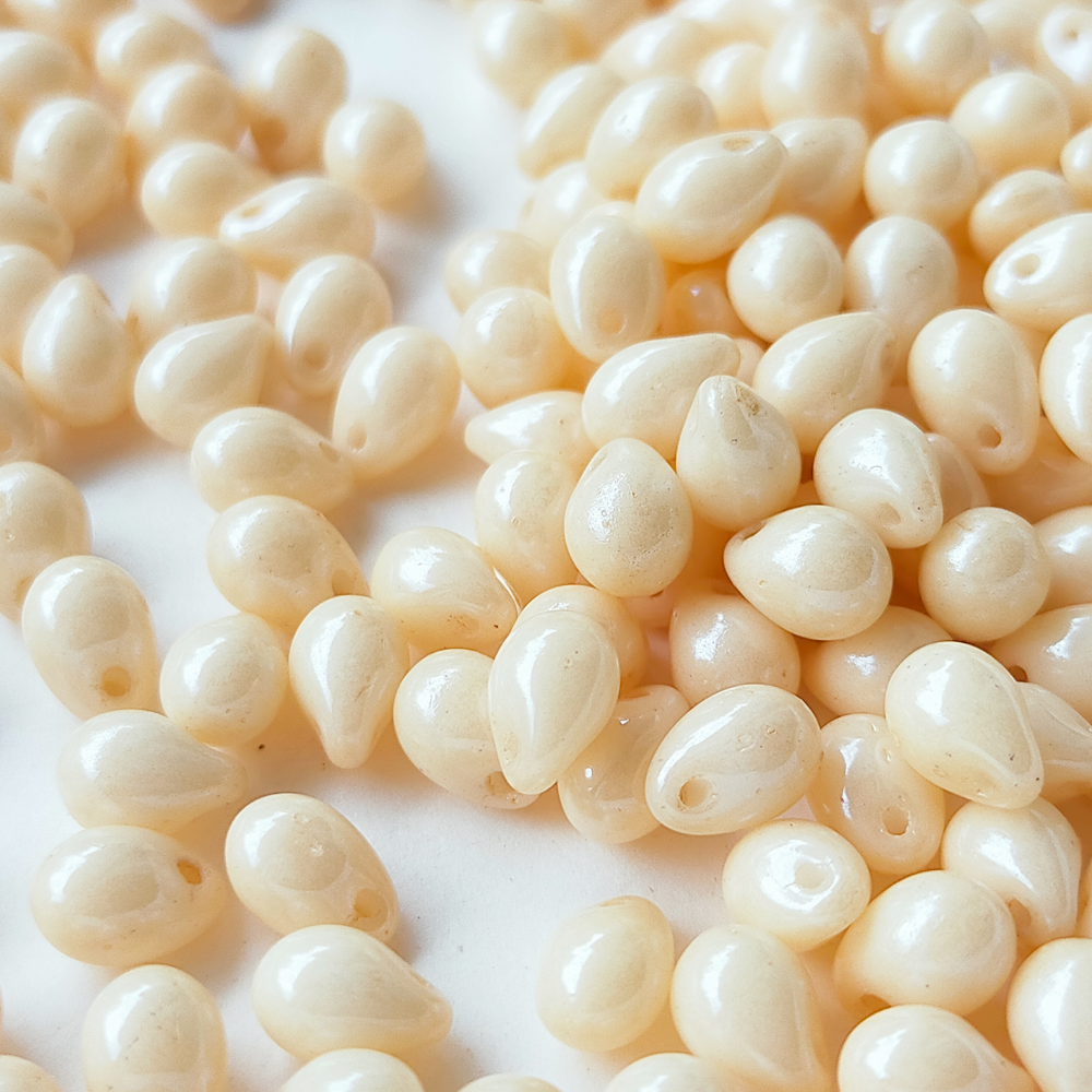 チェコ ビーズ ドロップ 5x7mm 20個 チョーク ホワイト アイボリー ラスター BULBULBEADS