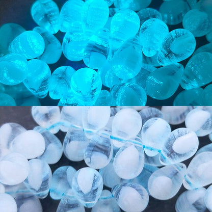 チェコビーズ ドロップ 6x9mm 蓄光シアンブルー｜20個入 ハンドメイド素材 BULBULBEADS