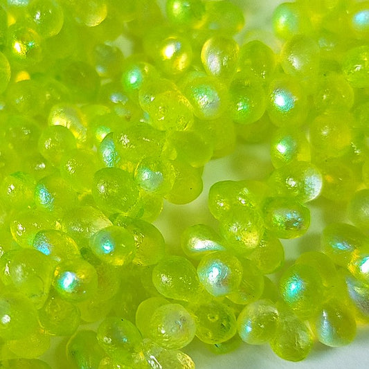チェコビーズ ドロップ 4×6mm ネオンイエロー・エッチドAB｜60個入 ハンドメイド素材 BULBULBEADS