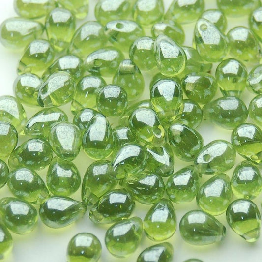 チェコビーズ ドロップ 5×7mm シャイニー オリーブ｜30個入 ハンドメイド素材 BULBULBEADS