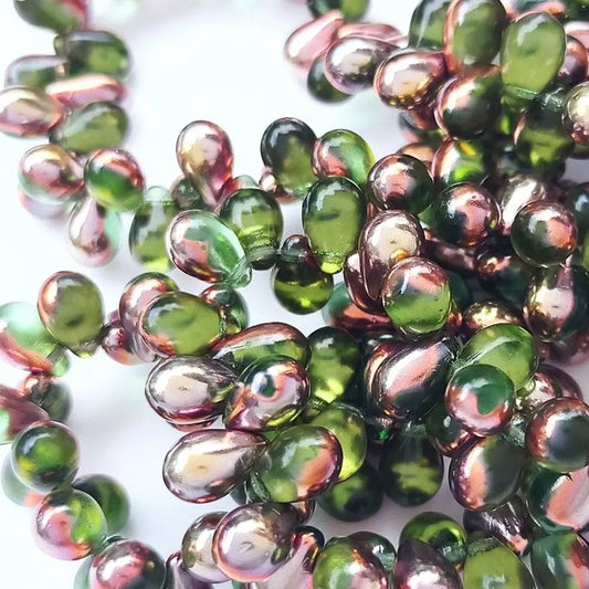 チェコビーズ ドロップ 6x9mm クリソライトグリーン0・ハーフカッパー｜20個入 ハンドメイド素材 BULBULBEADS