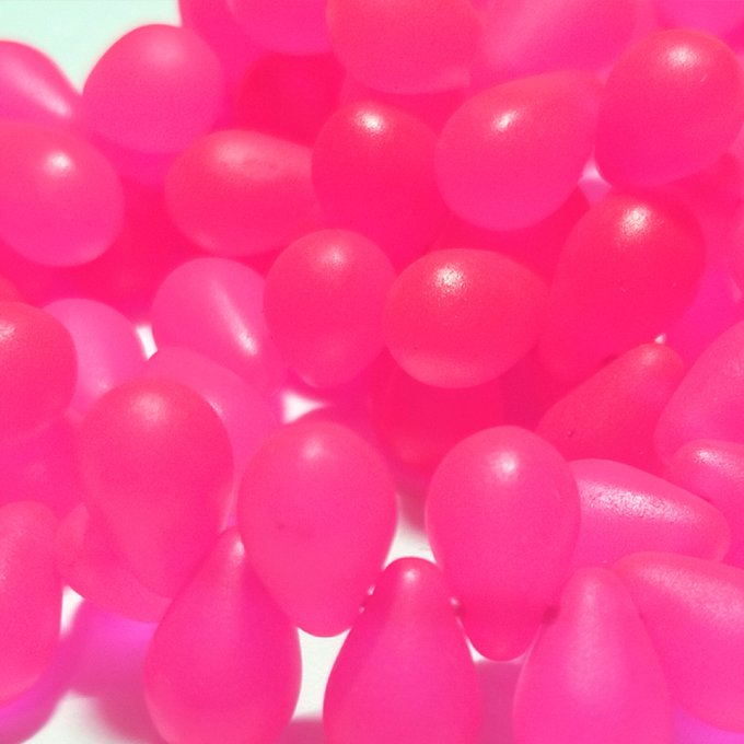 チェコビーズ ドロップ 6×9mm ネオンピンク｜20個入 ハンドメイド素材 BULBULBEADS