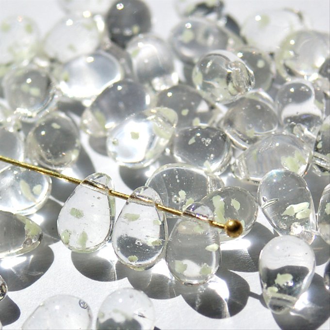 チェコビーズ ドロップ 6x9mm 蓄光グリーン｜20個入 ハンドメイド素材 BULBULBEADS