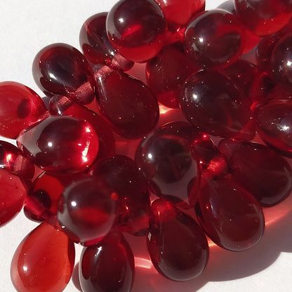 チェコビーズ ドロップ 6x9mm ガーネットレッド0・クリア｜10個入 ハンドメイド素材 BULBULBEADS