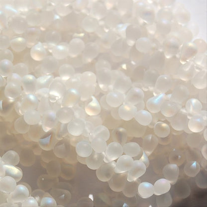 チェコビーズ ドロップ 4×6mm クリスタル・マットAB｜40個入 ハンドメイド素材 BULBULBEADS