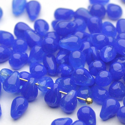 チェコビーズ ドロップ 4×6mm マリンブルー｜60個入 ハンドメイド素材 BULBULBEADS