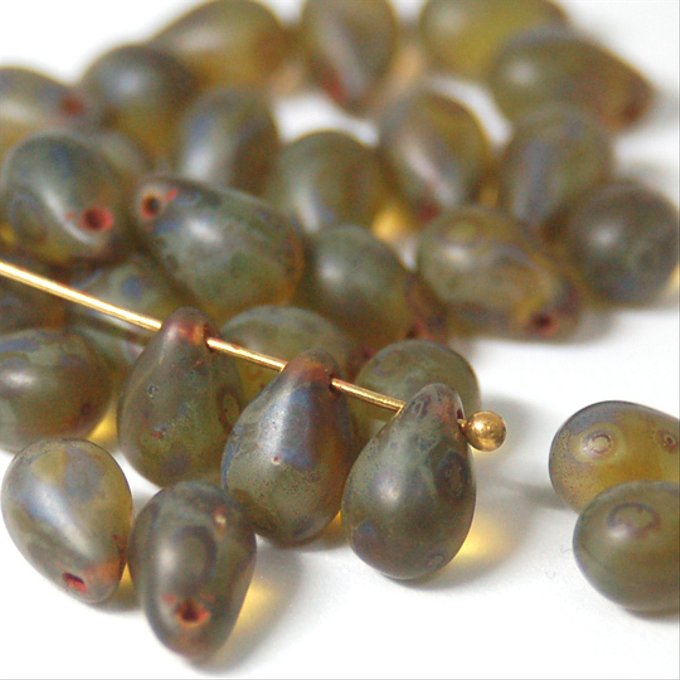 チェコビーズ ドロップ 6x9mm ラスターオリーブ・マットクリア｜20個入 ハンドメイド素材 BULBULBEADS