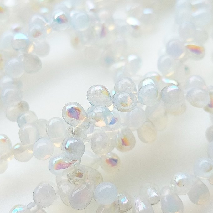 チェコビーズ ドロップ 4×6mm ホワイトオパール・AB｜60個入 ハンドメイド素材 BULBULBEADS